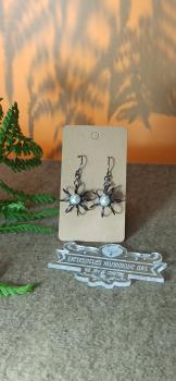 Preview: Ohrhänger Kupfer Blüte mit Glasperle Schwarz/Perlmutt-Weiß